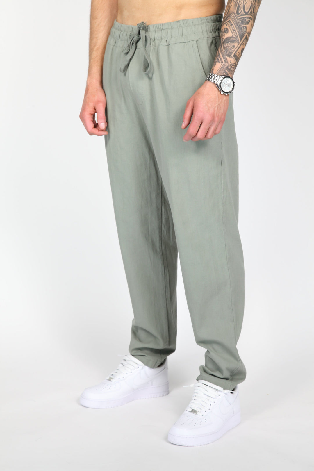 The Mirag Linneset Khaki